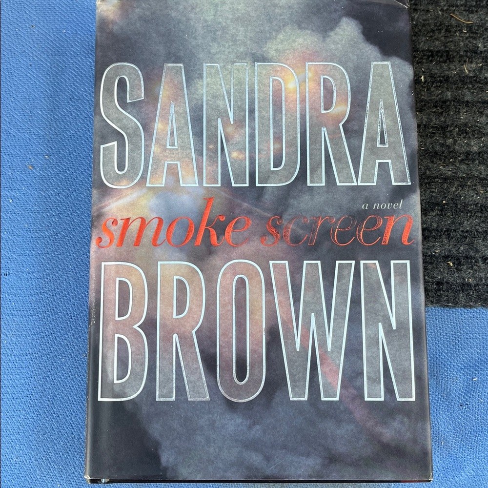 Smoke Screen by Sandra Brown Hardcover book